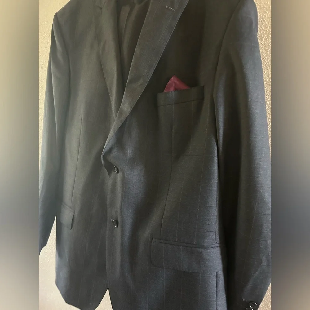 Pronto Uomo Classic Men's gray plaid Blazer and pant suit set 48”L 43” waist